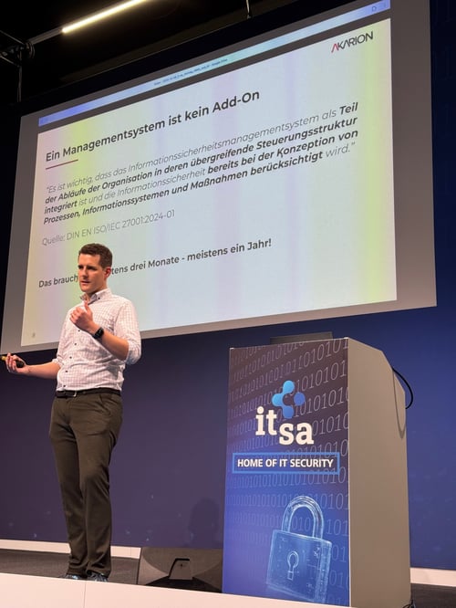 Michael Baumgart bei seiner it-sa 2025 Präsentation