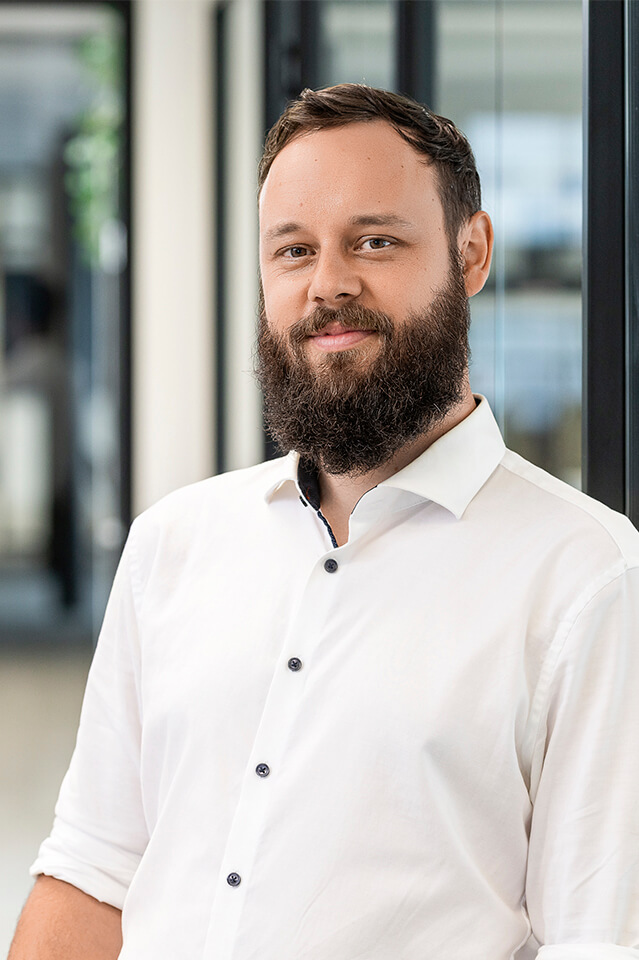 Akarion Paul Emathinger